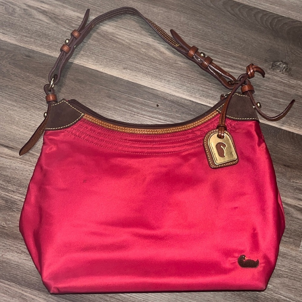 Dooney & Bourke boho sak purse in red with hot pink interior 1975 tag